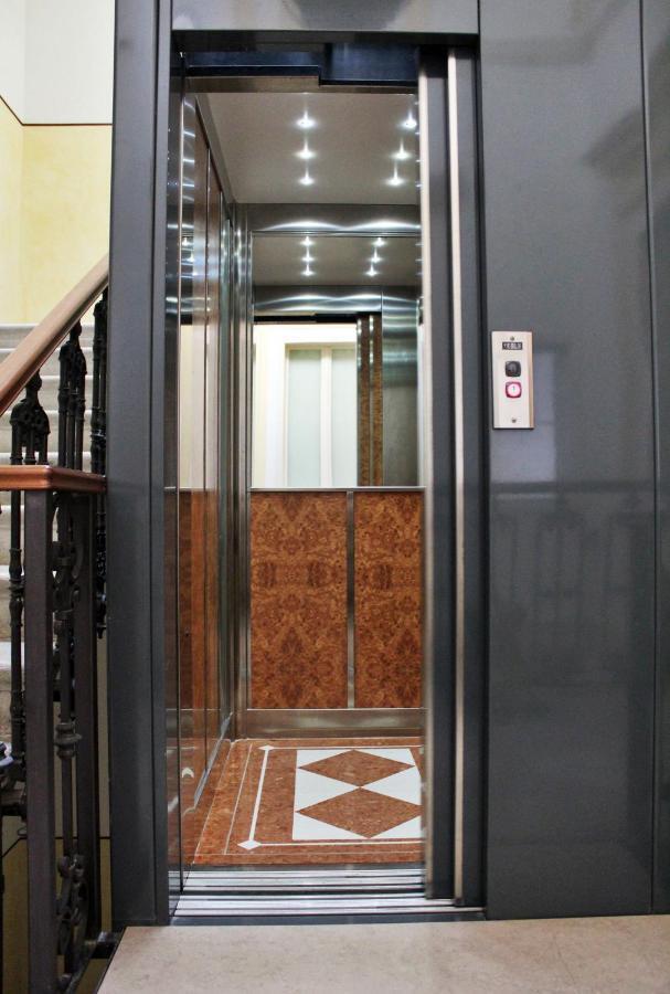 Bed and Breakfast Dimora De Brado Trani Exterior foto