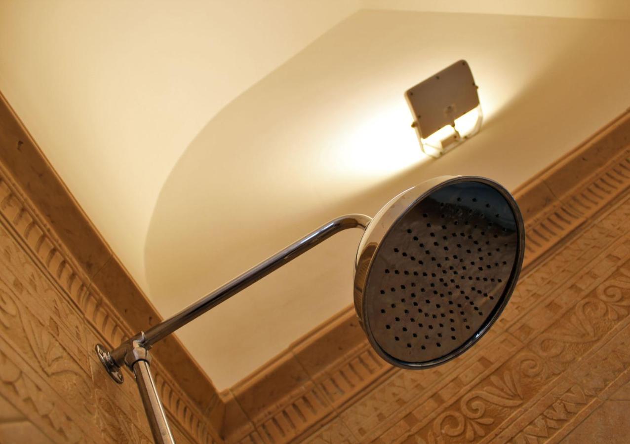 Bed and Breakfast Dimora De Brado Trani Exterior foto
